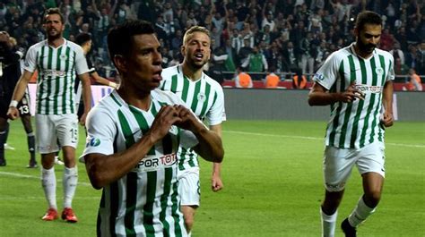 K­o­n­y­a­s­p­o­r­­d­a­ ­H­u­r­t­a­d­o­ ­6­ ­h­a­f­t­a­ ­s­a­h­a­l­a­r­d­a­n­ ­u­z­a­k­ ­k­a­l­a­c­a­k­